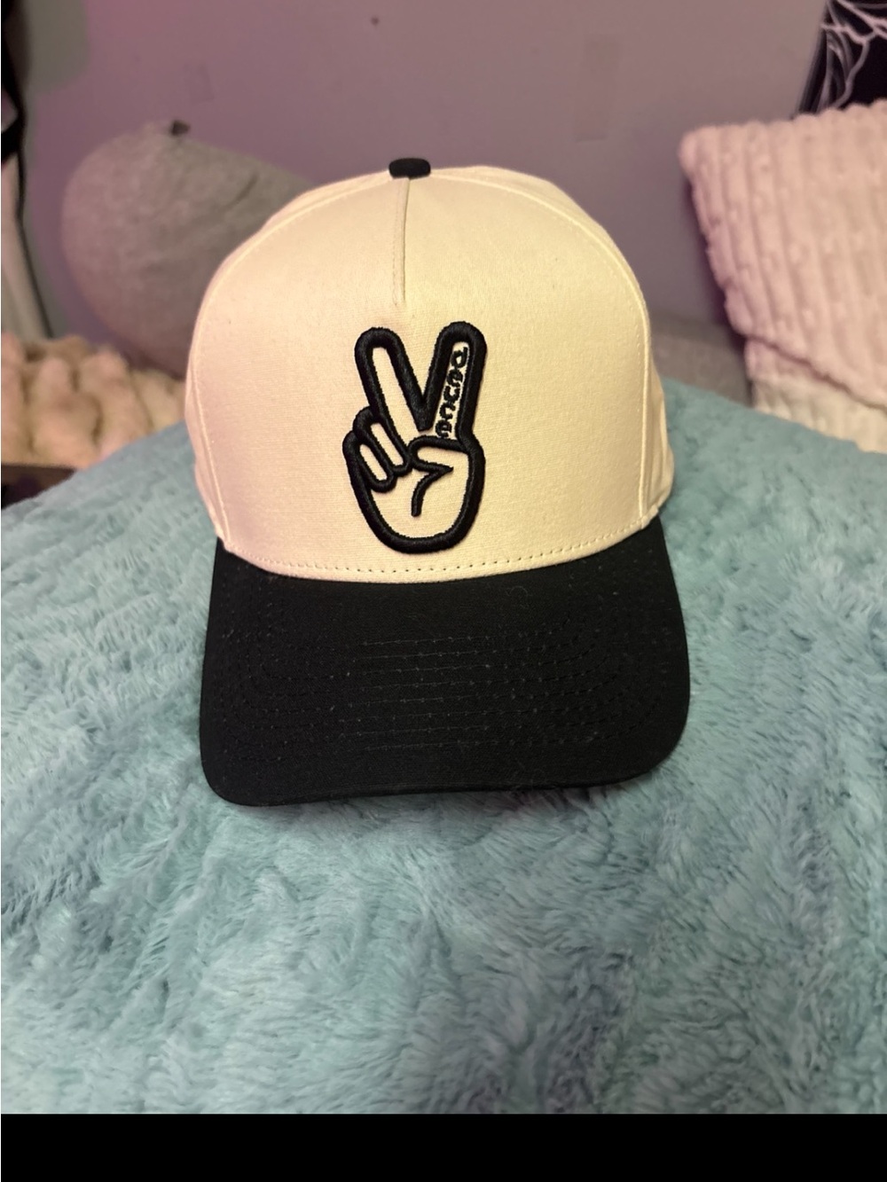 Unbranded Cream and Black Peace Sign Trucker Cap